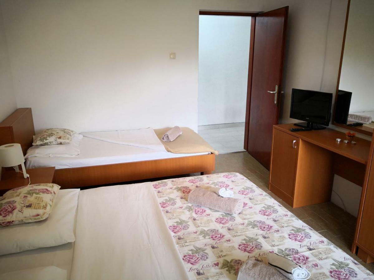 Guesthouse Dupin Vlasici Luaran gambar